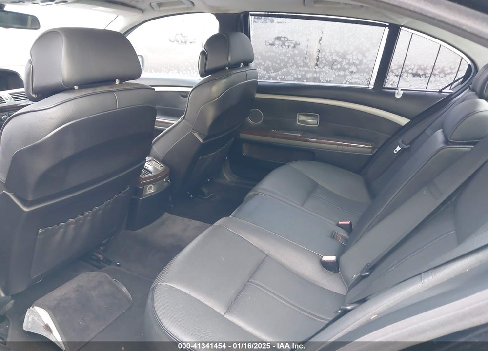 2008 BMW 750 VIN: WBAHN83538DT87879