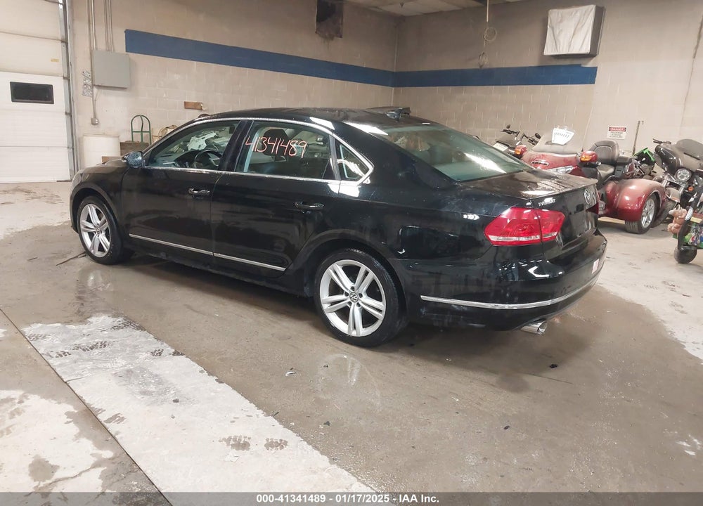 2012 VOLKSWAGEN PASSAT VIN: 1VWCM7A32CC103603