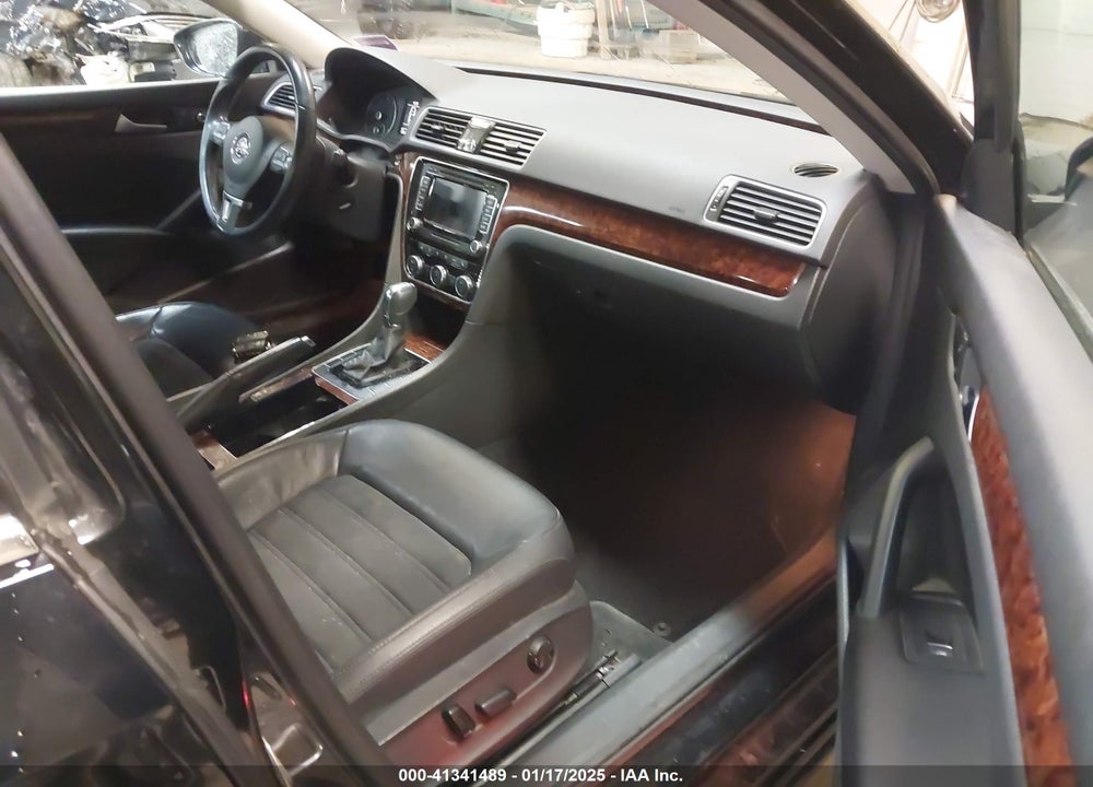 2012 VOLKSWAGEN PASSAT VIN: 1VWCM7A32CC103603