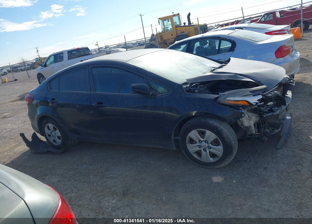 2017 KIA FORTE VIN: 3KPFK4A76HE075909
