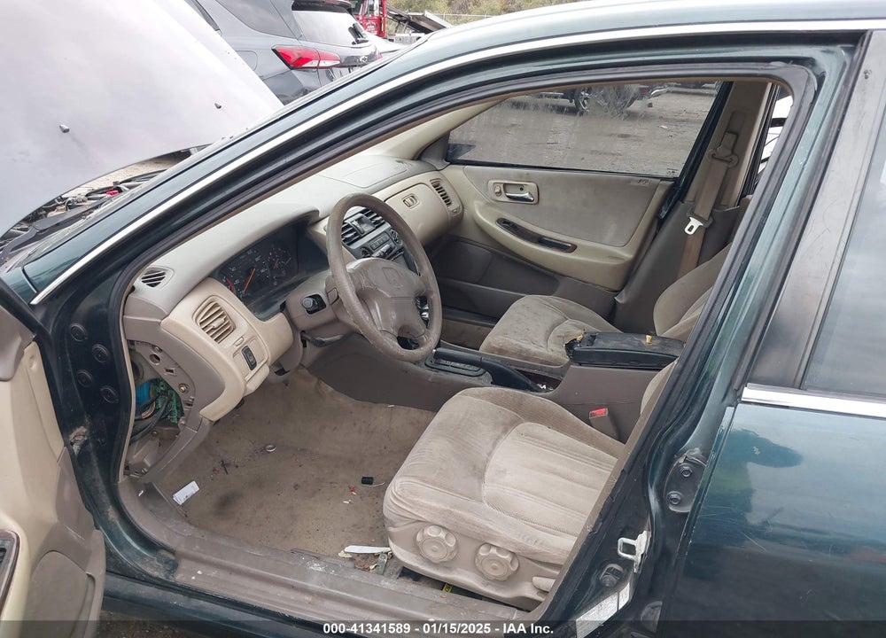2000 HONDA ACCORD 2.3 SE VIN: 1HGCG567XYA049725