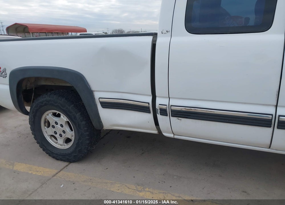 2002 CHEVROLET SILVERADO 1500 LS VIN: 2GCEK19T221253556