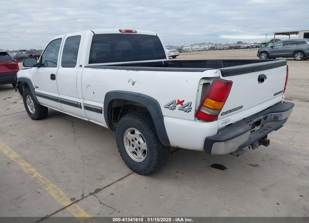 2002 CHEVROLET SILVERADO 1500 LS VIN: 2GCEK19T221253556