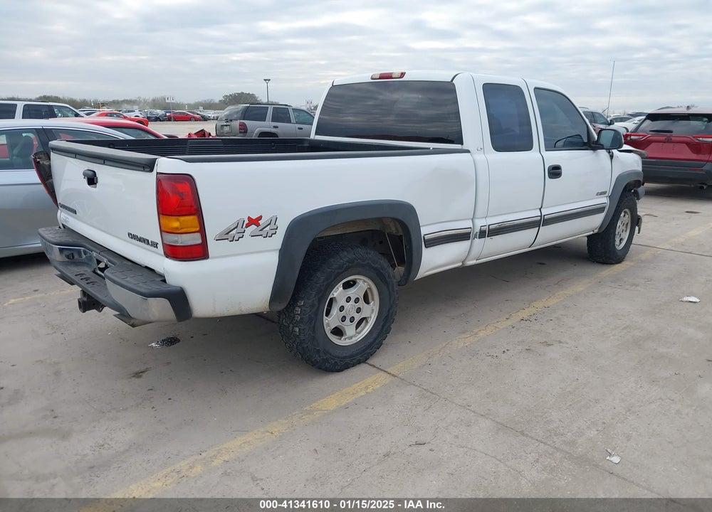 2002 CHEVROLET SILVERADO 1500 LS VIN: 2GCEK19T221253556