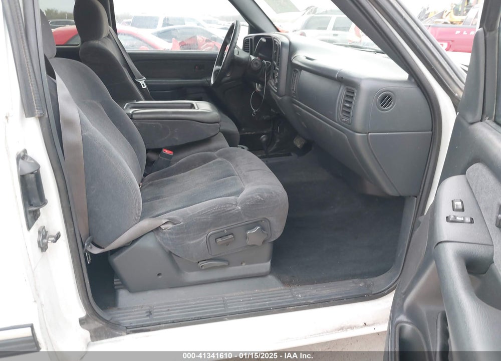 2002 CHEVROLET SILVERADO 1500 LS VIN: 2GCEK19T221253556
