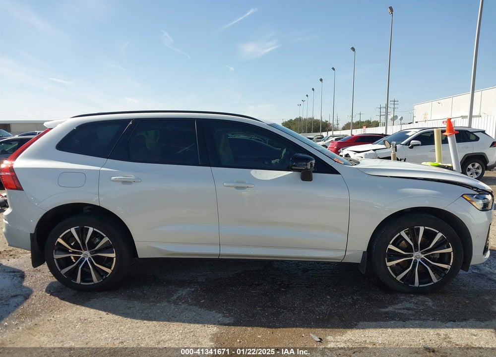2023 VOLVO XC60 B5 PLUS DARK THEME VIN: YV4L12DW1P1335807