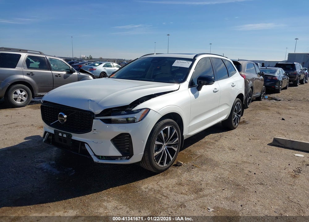 2023 VOLVO XC60 B5 PLUS DARK THEME VIN: YV4L12DW1P1335807