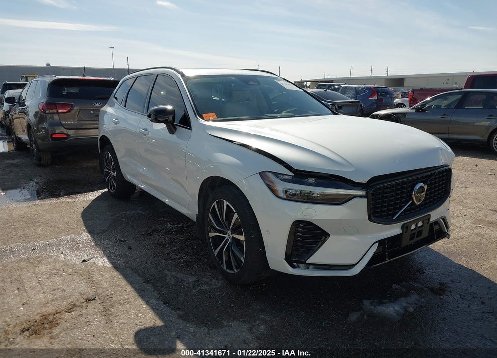 2023 VOLVO XC60 B5 PLUS DARK THEME VIN: YV4L12DW1P1335807