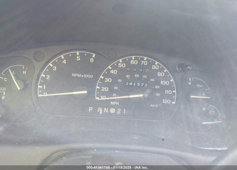 2000 FORD EXPLORER XLT VIN: 1FMZU63E1YZB81246