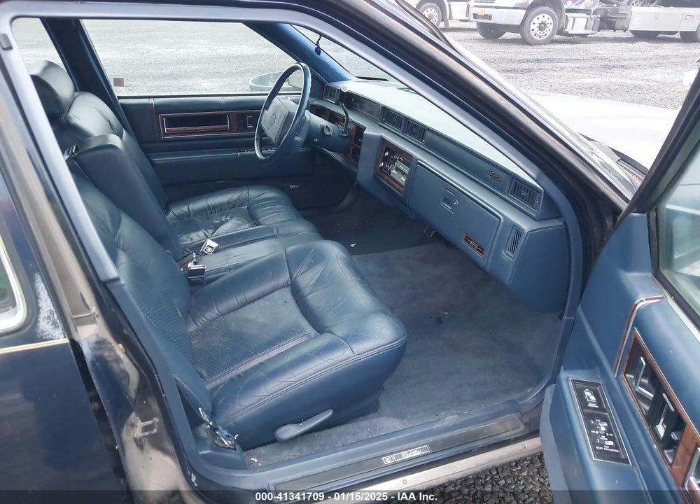 1993 CADILLAC DEVILLE VIN: 1G6CD53B2P4303332