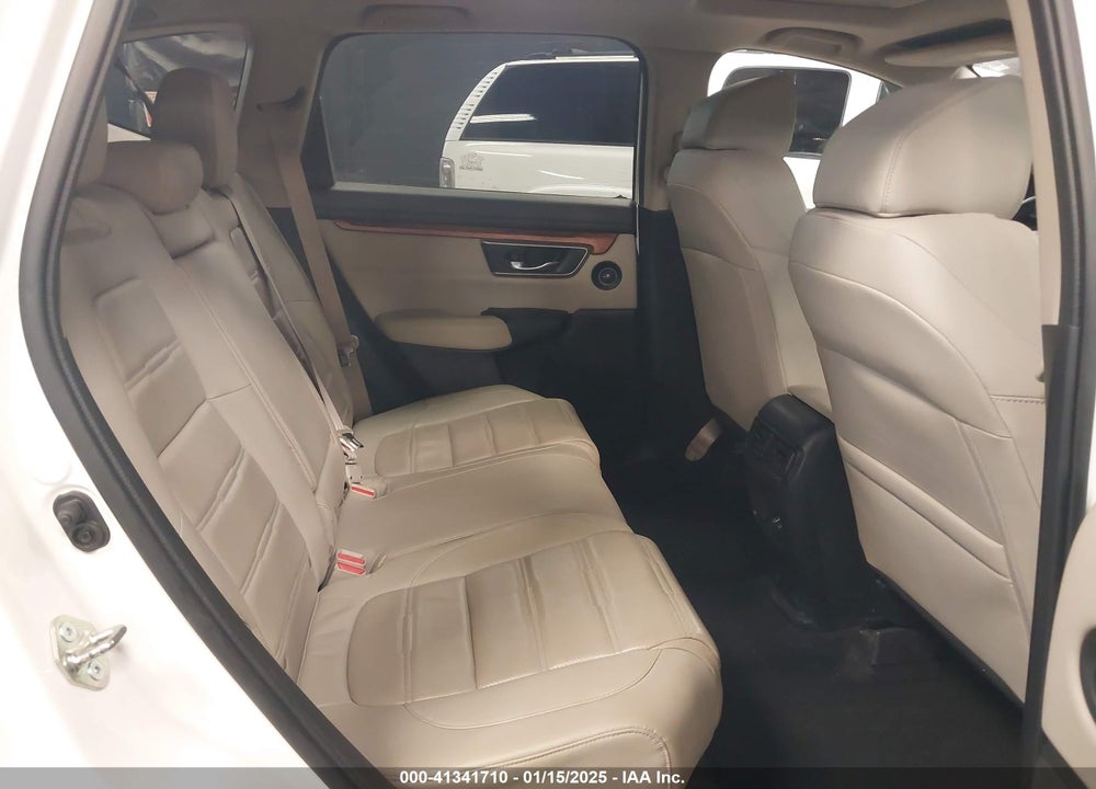 2018 HONDA CR-V VIN: 2HKRW2H82JH657415