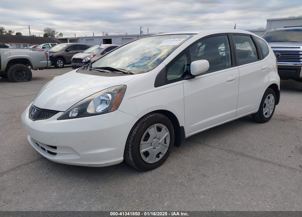 2013 HONDA FIT VIN: JHMGE8H30DC001195