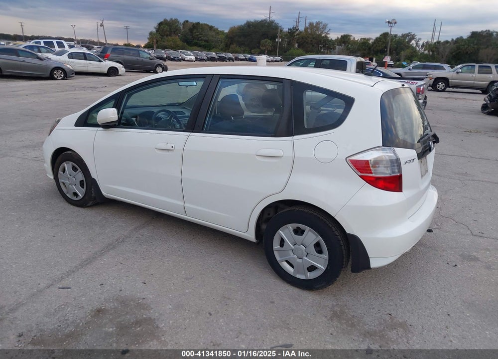 2013 HONDA FIT VIN: JHMGE8H30DC001195