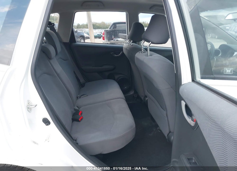 2013 HONDA FIT VIN: JHMGE8H30DC001195