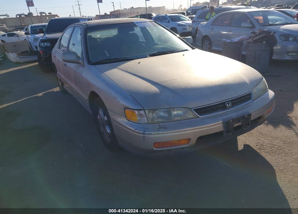 1995 HONDA ACCORD EX VIN: 1HGCE6669SA007444