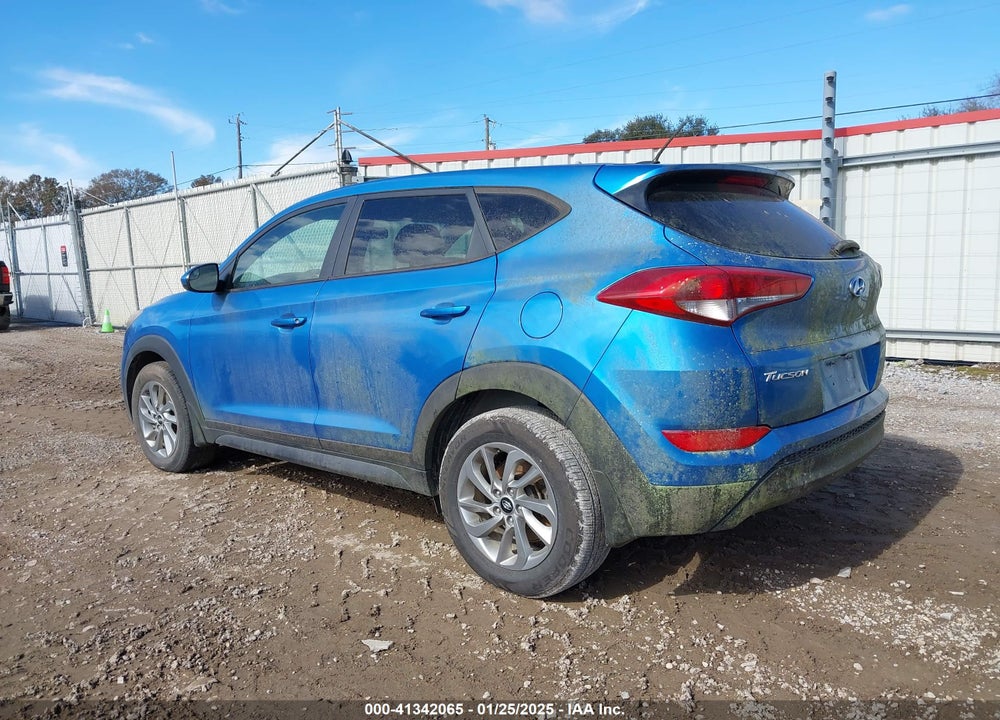 2017 HYUNDAI TUCSON SE VIN: KM8J23A41HU592932