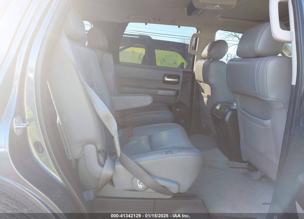 2010 TOYOTA SEQUOIA LIMITED 5.7L V8 VIN: 5TDJW5G12AS029965