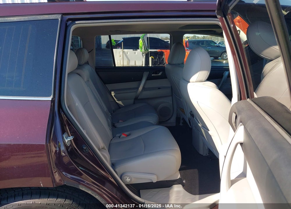 2013 TOYOTA HIGHLANDER PLUS/SE VIN: 5TDZK3EH0DS107456