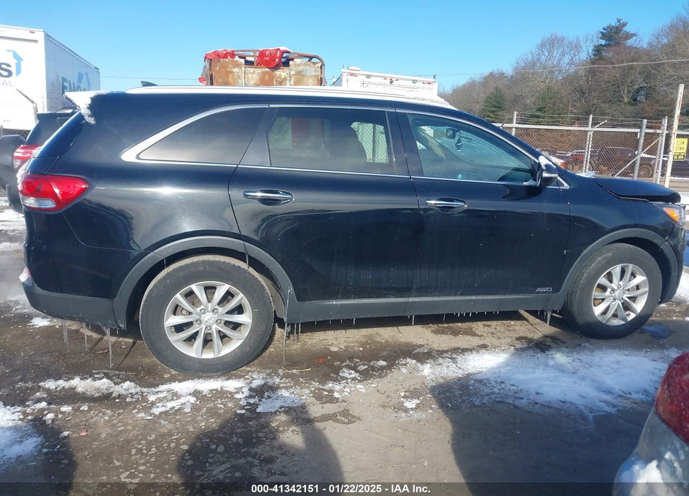 2016 KIA SORENTO 2.4L LX VIN: 5XYPGDA30GG001762