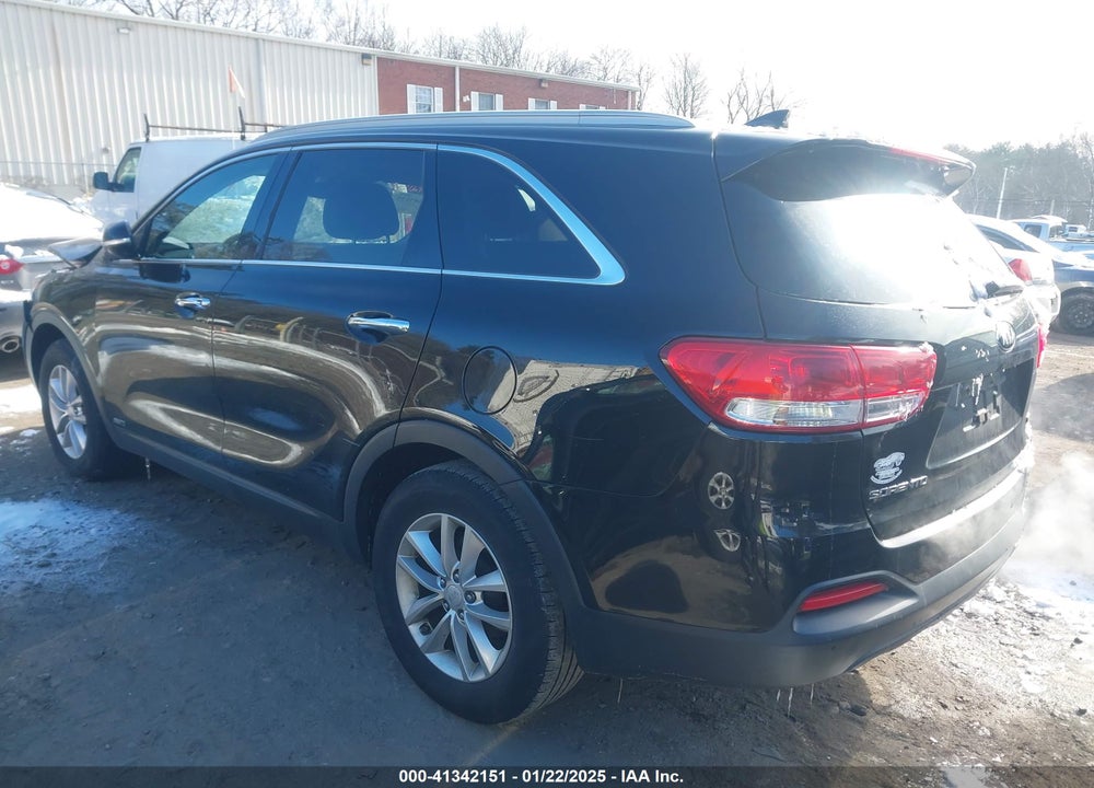 2016 KIA SORENTO 2.4L LX VIN: 5XYPGDA30GG001762