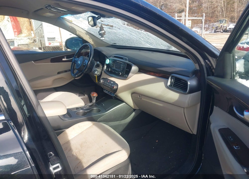 2016 KIA SORENTO 2.4L LX VIN: 5XYPGDA30GG001762