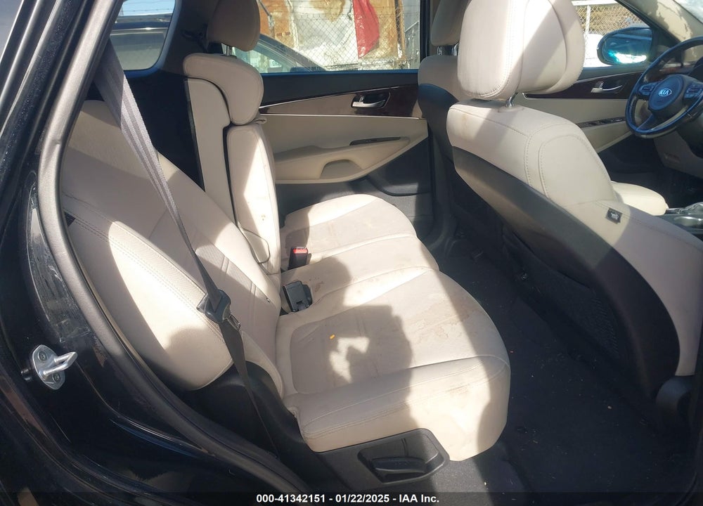 2016 KIA SORENTO 2.4L LX VIN: 5XYPGDA30GG001762
