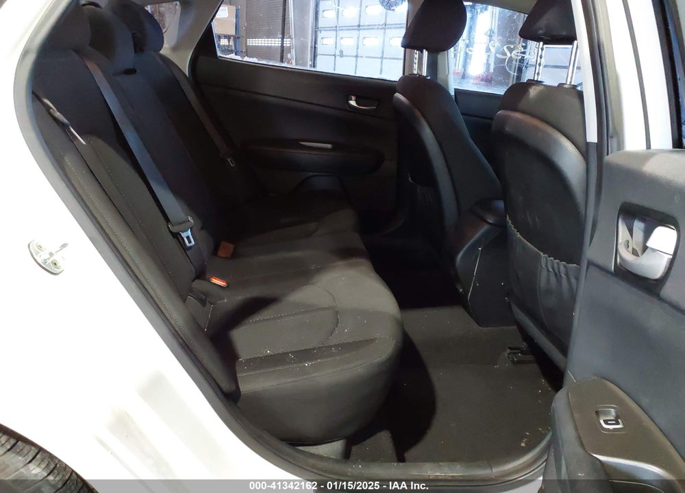 2016 KIA OPTIMA LX VIN: KNAGT4L31G5073195