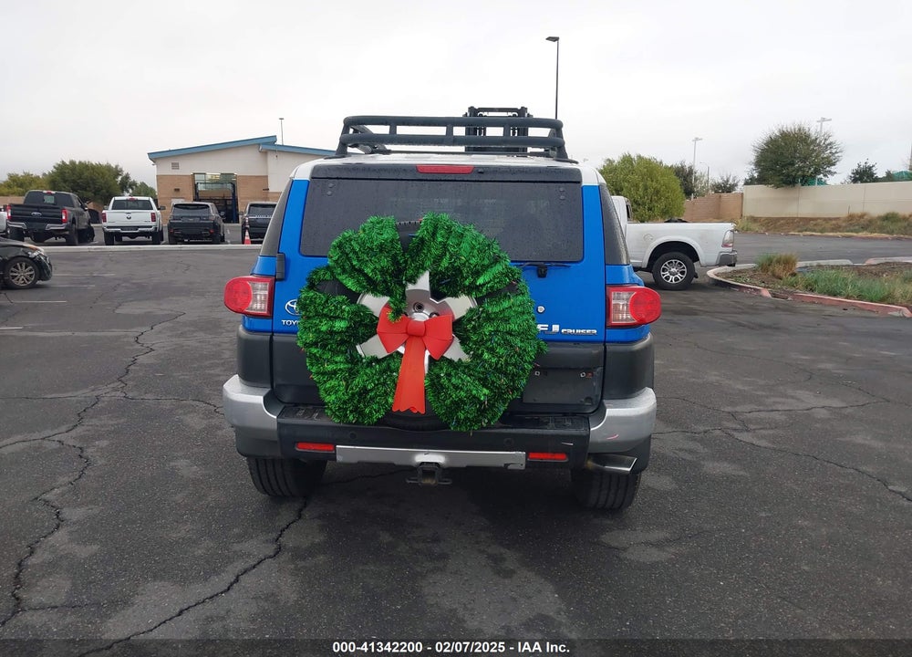 2007 TOYOTA FJ CRUISER VIN: JTEBU11F070047640