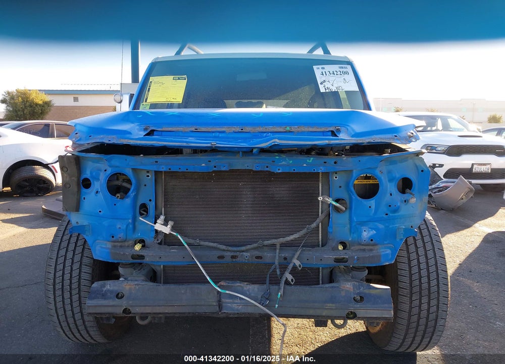 2007 TOYOTA FJ CRUISER VIN: JTEBU11F070047640