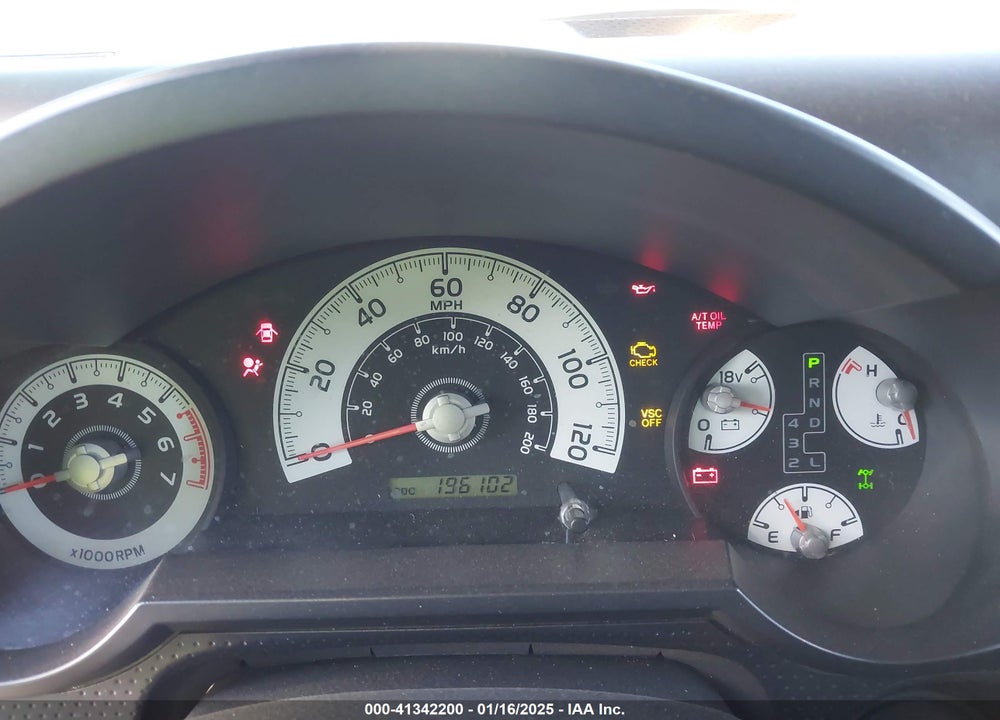 2007 TOYOTA FJ CRUISER VIN: JTEBU11F070047640