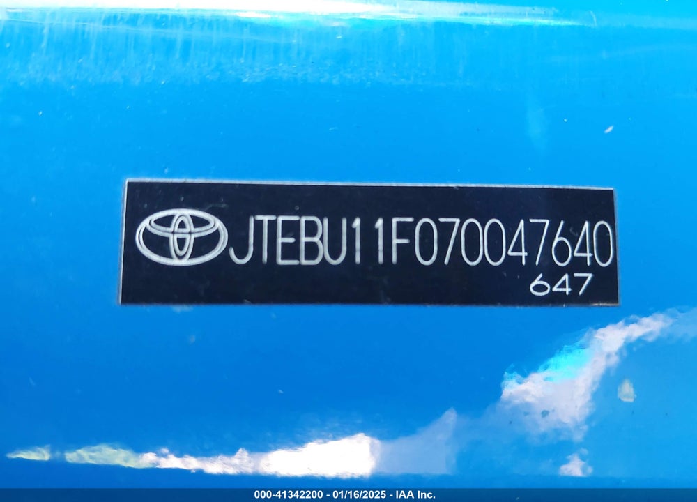 2007 TOYOTA FJ CRUISER VIN: JTEBU11F070047640