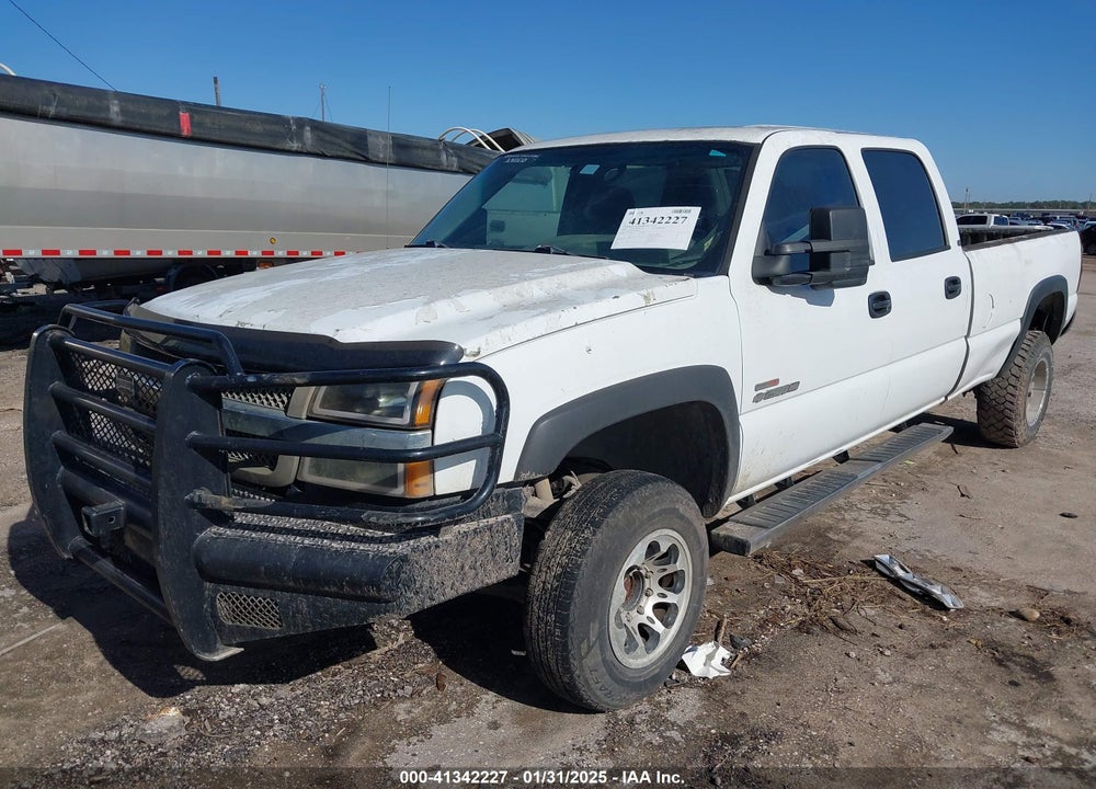 2005 CHEVROLET SILVERADO 2500HD WORK TRUCK VIN: 1GCHC23275F924586