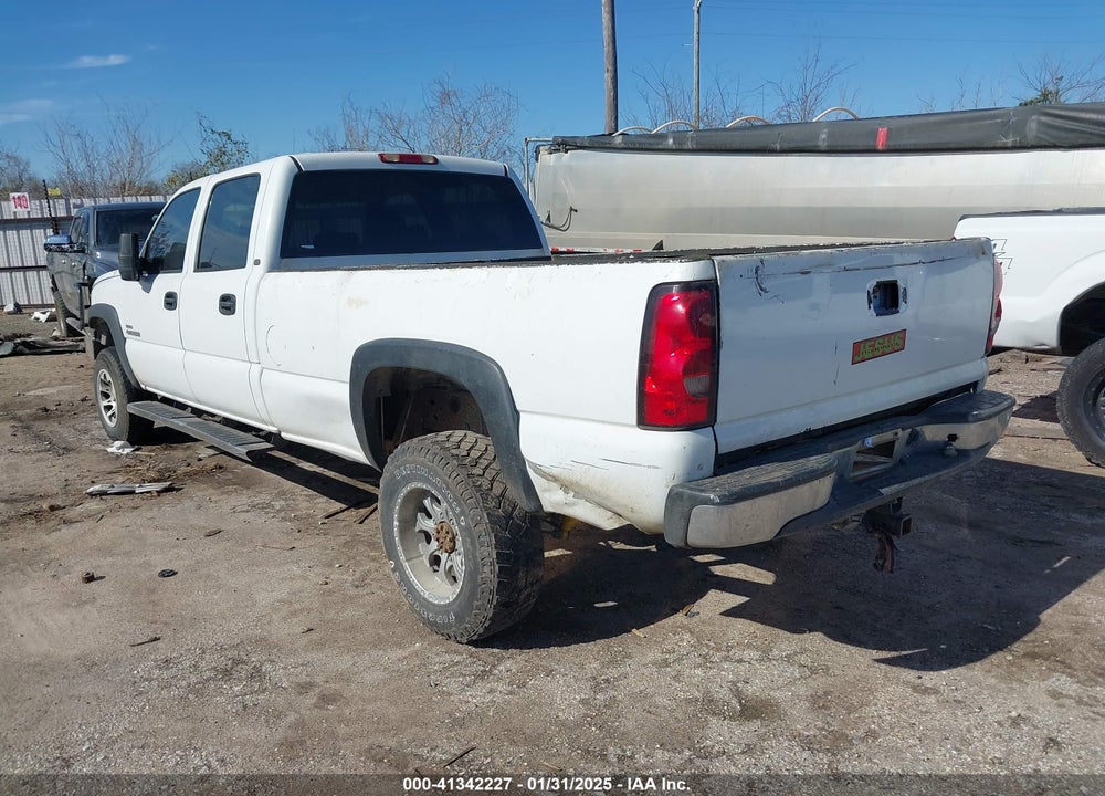2005 CHEVROLET SILVERADO 2500HD WORK TRUCK VIN: 1GCHC23275F924586