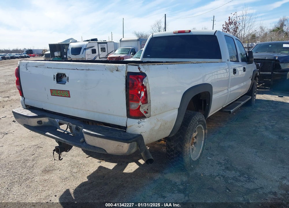 2005 CHEVROLET SILVERADO 2500HD WORK TRUCK VIN: 1GCHC23275F924586