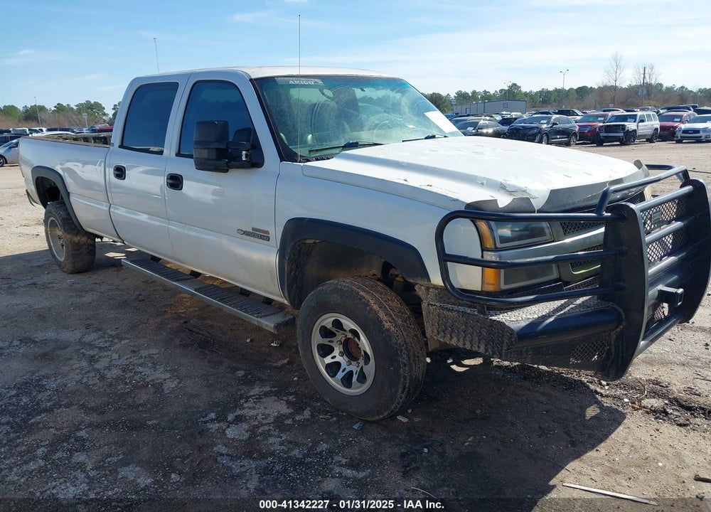 2005 CHEVROLET SILVERADO 2500HD WORK TRUCK VIN: 1GCHC23275F924586