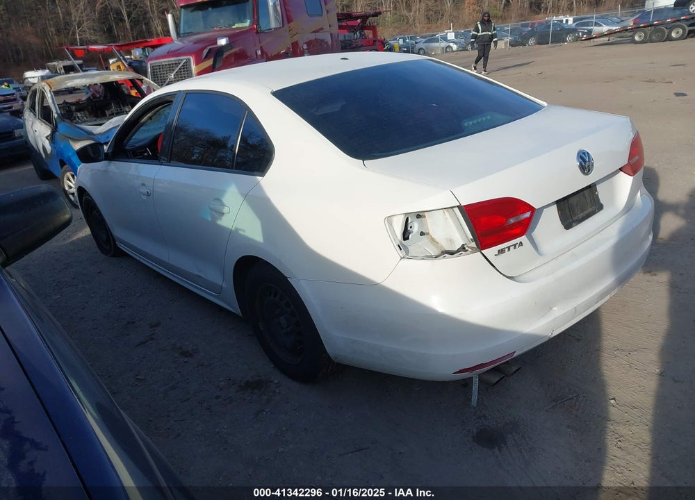 2012 VOLKSWAGEN JETTA 2.0L S VIN: 3VW2K7AJ5CM470042