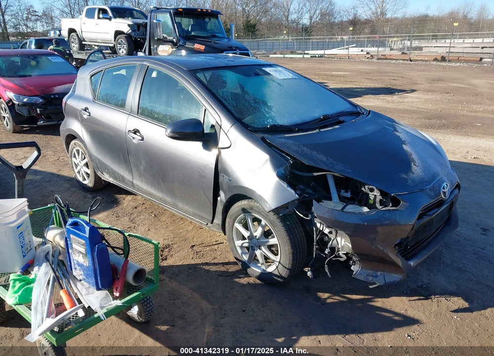 2015 TOYOTA PRIUS C VIN: JTDKDTB33F1111862