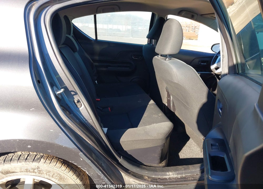2015 TOYOTA PRIUS C VIN: JTDKDTB33F1111862