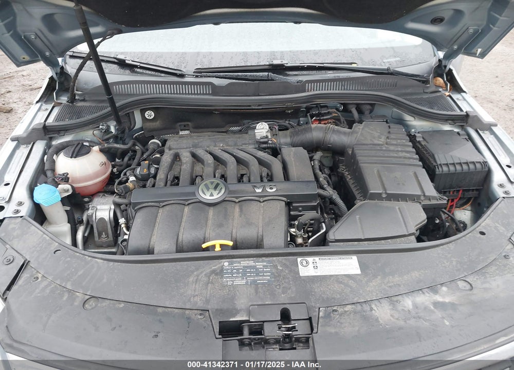 2010 VOLKSWAGEN CC VR6 SPORT VIN: WVWEU7AN0AE530132