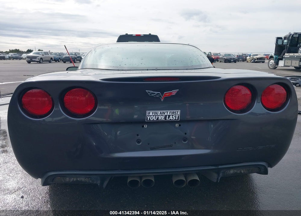 2011 CHEVROLET CORVETTE VIN: 1G1YE2DW2B5102218
