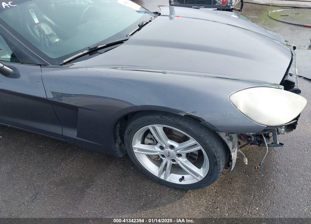 2011 CHEVROLET CORVETTE VIN: 1G1YE2DW2B5102218