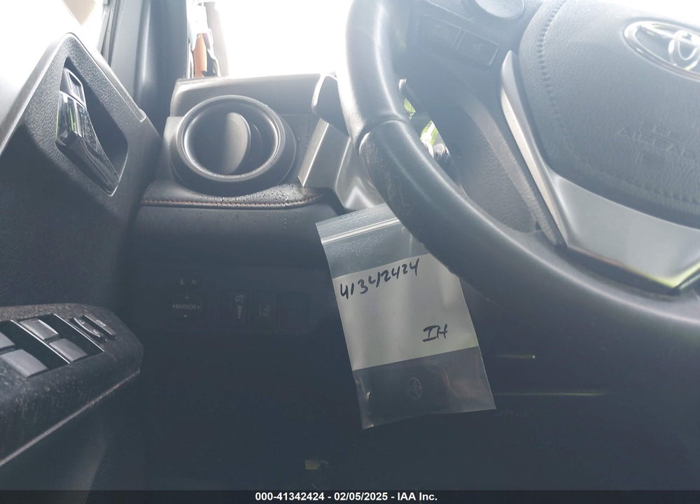 2017 TOYOTA RAV4 SE VIN: 2T3NFREV6HW334781