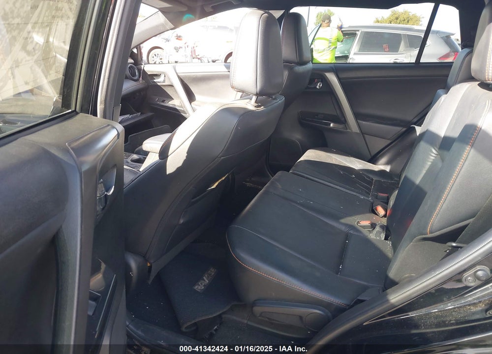2017 TOYOTA RAV4 SE VIN: 2T3NFREV6HW334781