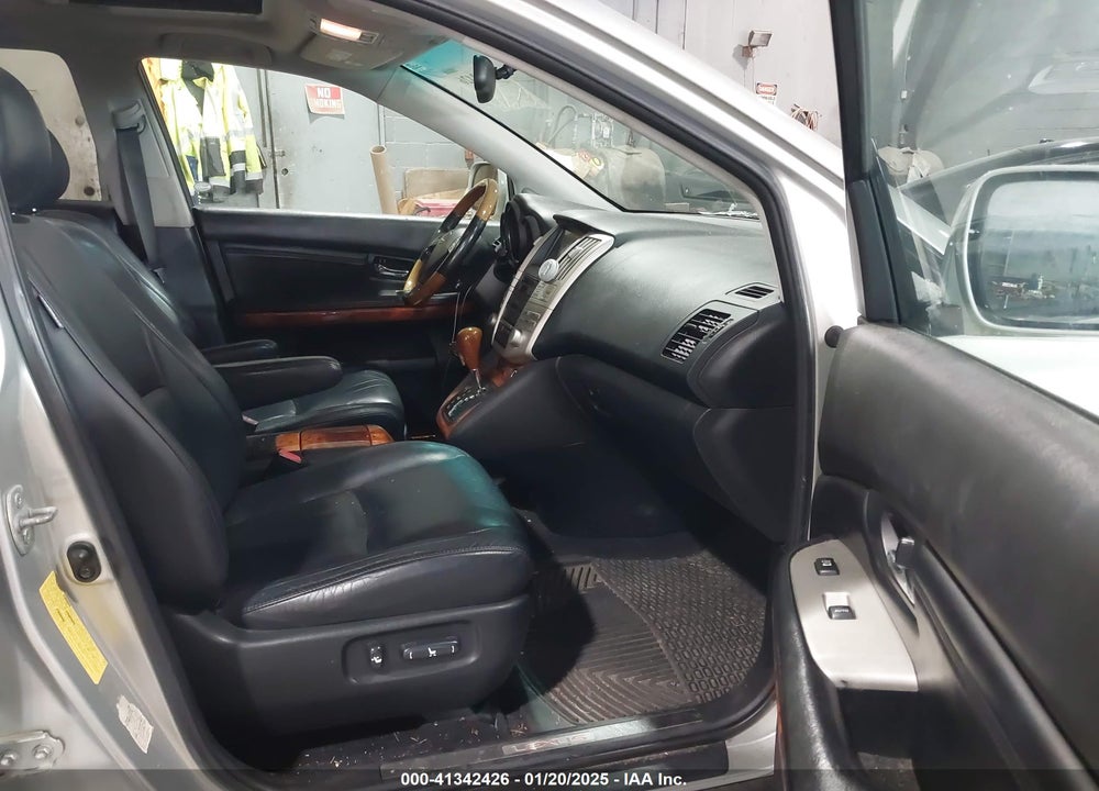 2005 LEXUS RX 330 VIN: 2T2HA31U25C046392