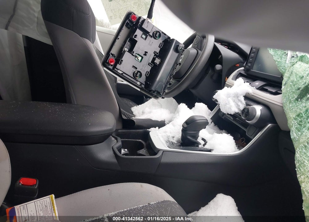 2019 TOYOTA RAV4 VIN: JTMP1RFV5KD035891