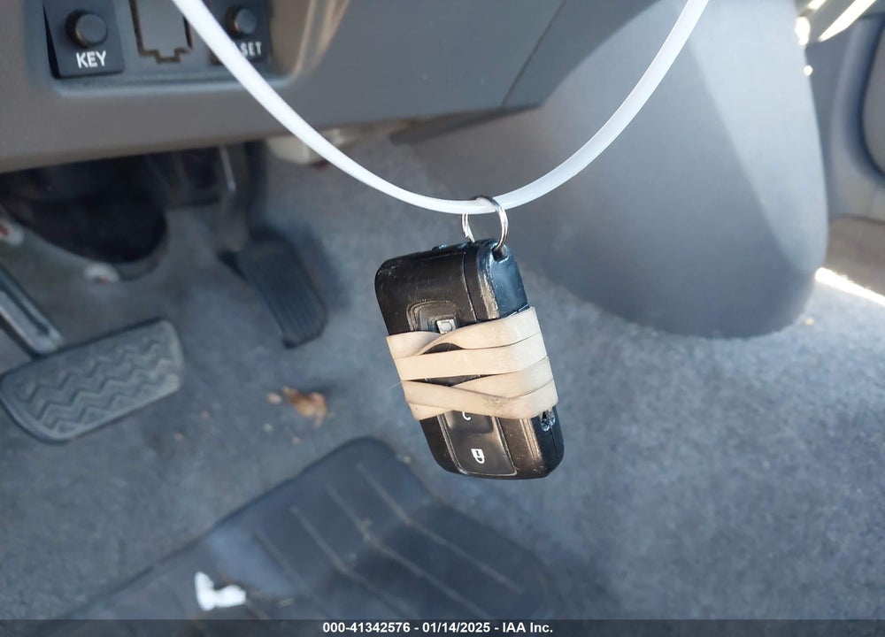 2007 TOYOTA PRIUS VIN: JTDKB20U677668128