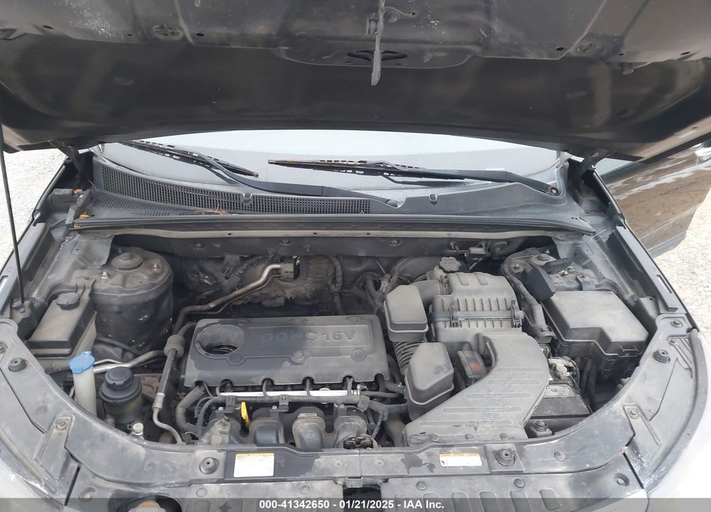 2011 KIA SORENTO LX VIN: 5XYKTCA18BG066169