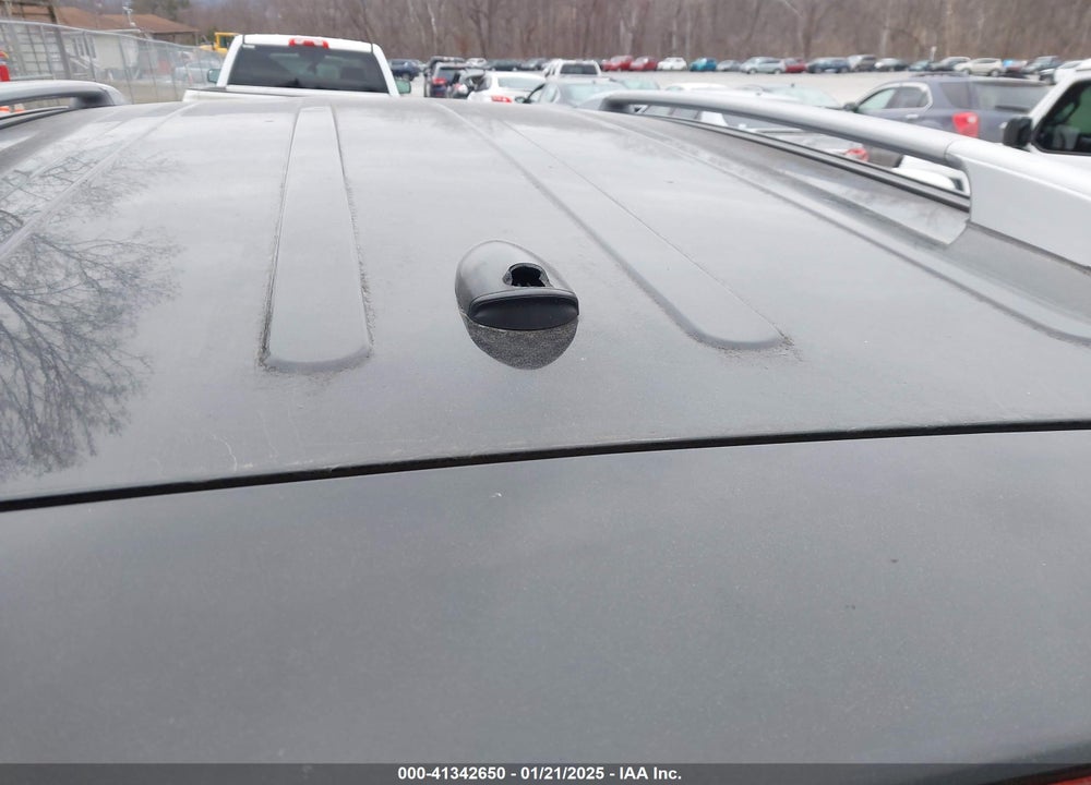 2011 KIA SORENTO LX VIN: 5XYKTCA18BG066169