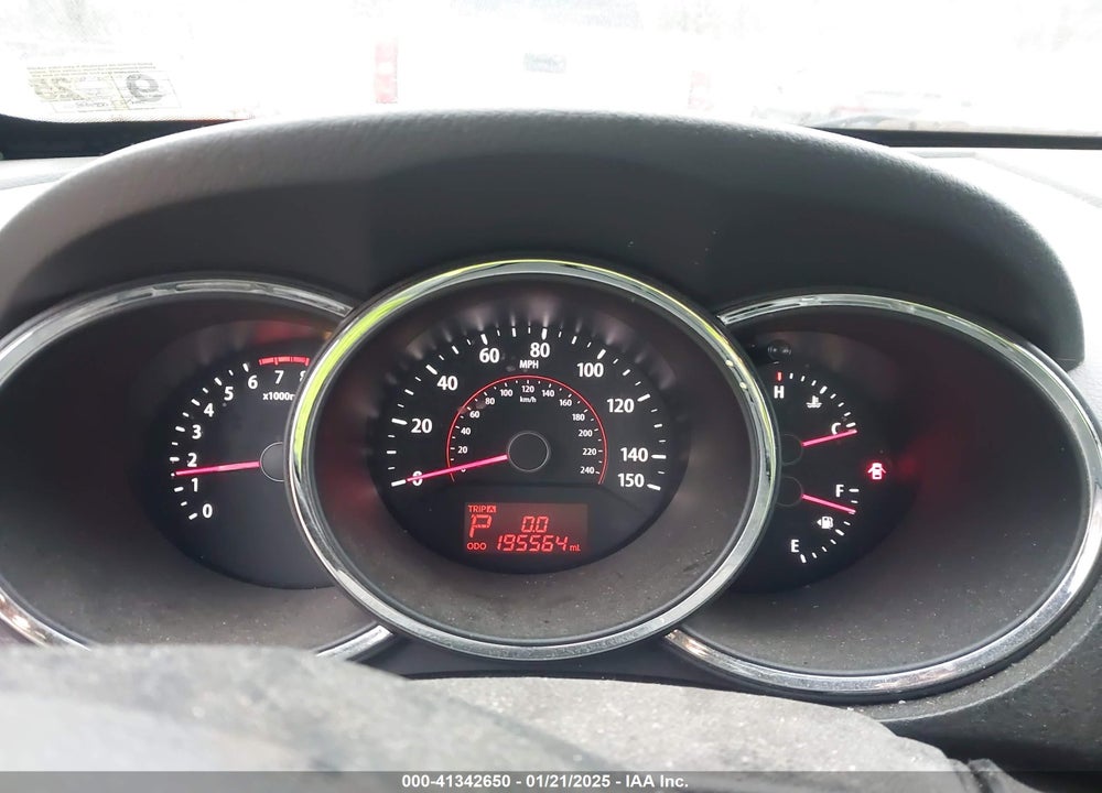 2011 KIA SORENTO LX VIN: 5XYKTCA18BG066169