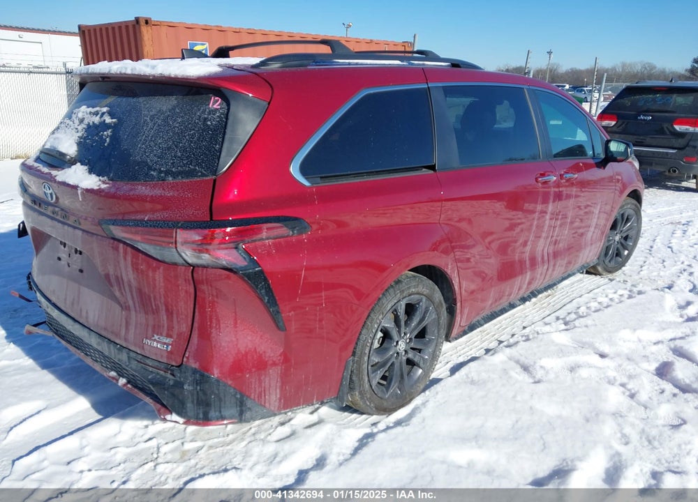 2022 TOYOTA SIENNA XSE VIN: 5TDXRKEC7NS136682